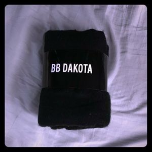 BB Dakota Sweaters - BB Dakota Poncho BB Dakota Sweaters - BB Dakota Poncho
